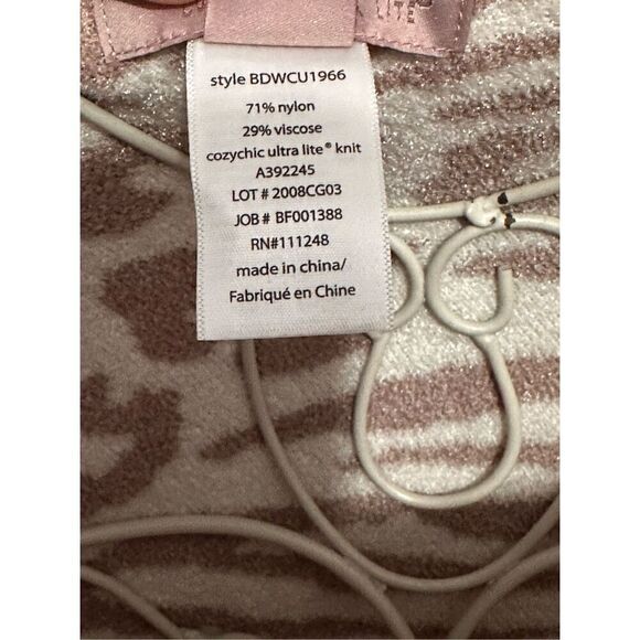 Beautiful Barefoot Dreams CozyChic Ultra Lite Ocean Breeze Poncho One Size Plus - Picture 5 of 6